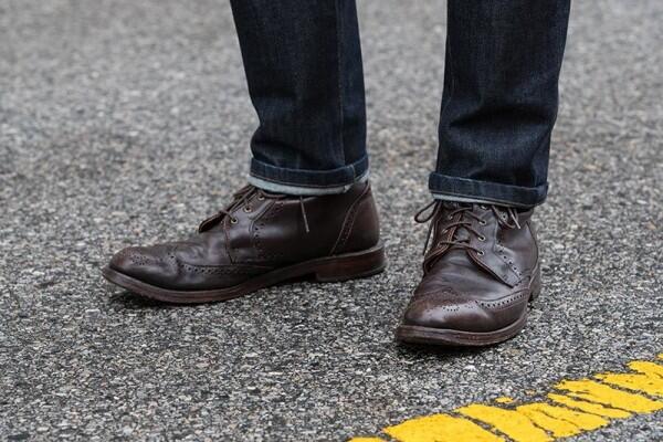 Tampil Kece, Lipat Celana Jeans-mu dengan 6 Cara Ini