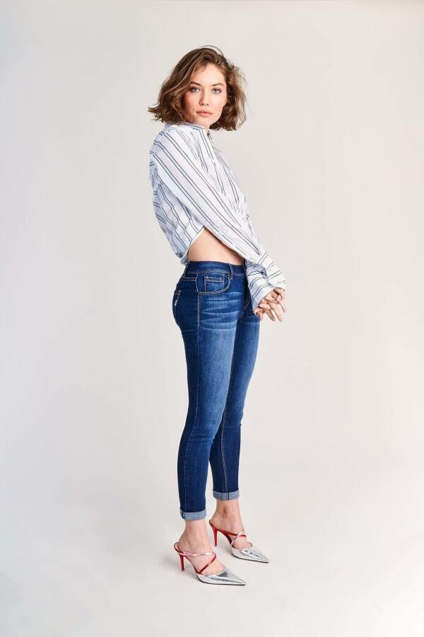Tampil Kece, Lipat Celana Jeans-mu dengan 6 Cara Ini