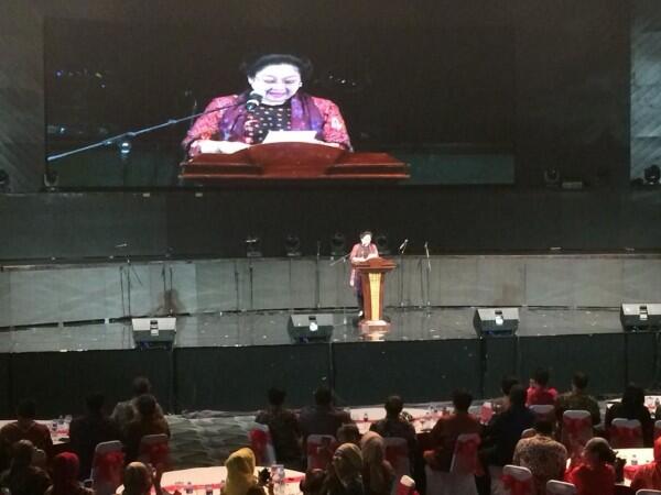 Megawati Ternyata Pernah Jadi Pembawa Baki Bendera Pusaka