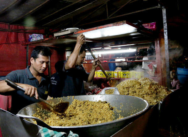 15 Makanan Ini Bukti kalau "Surga" Ada di Abang Penjual Kaki Lima