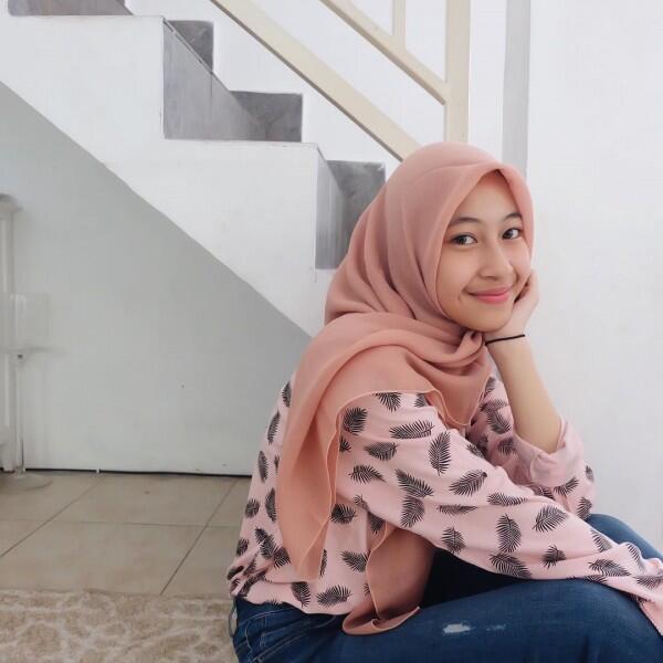 Memesona, Ini 10 Potret Adiba Khanza, Anak Umi Pipik yang Modis Abis!