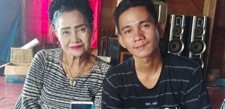 MENANG BANYAK.. Sudah 13 Kali Menjanda, Nenek 56 Tahun Ini 'Sukses' Dinikahi Brondong