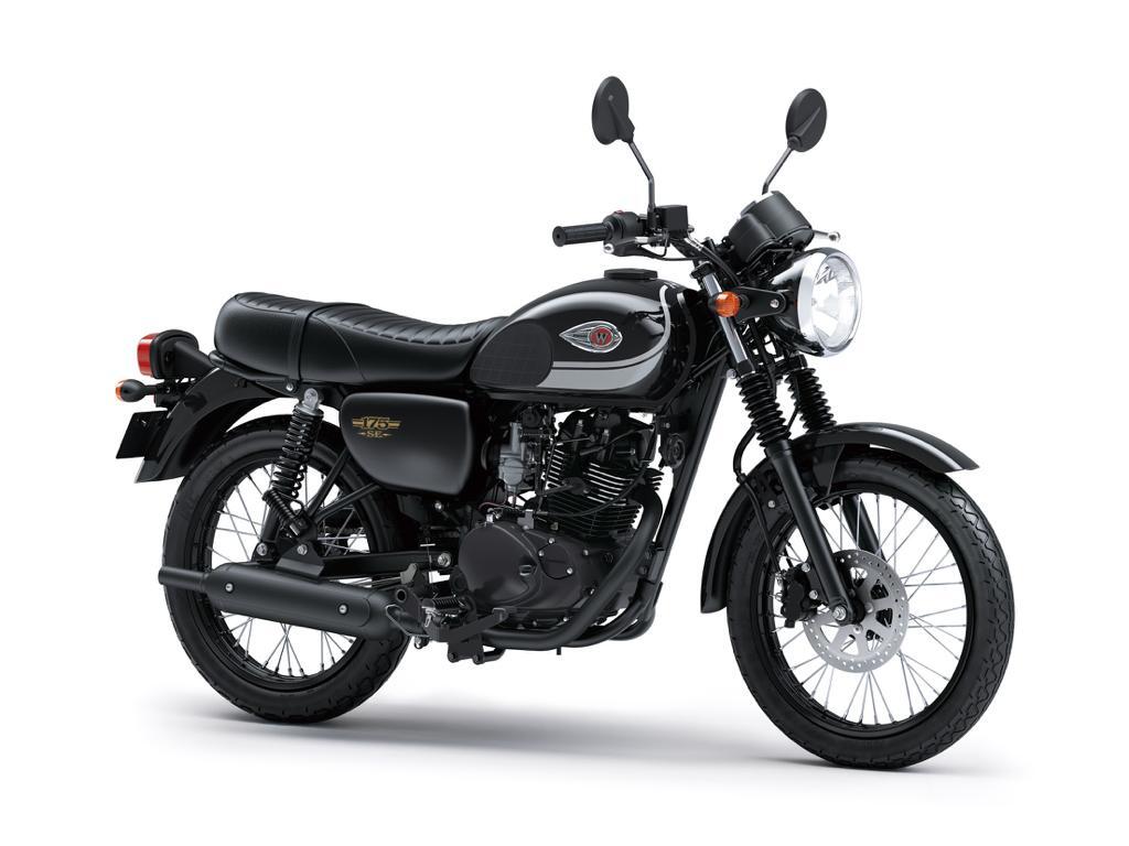 Kawasaki W175 Biru Badai, Makin Kental Tematis Retro 