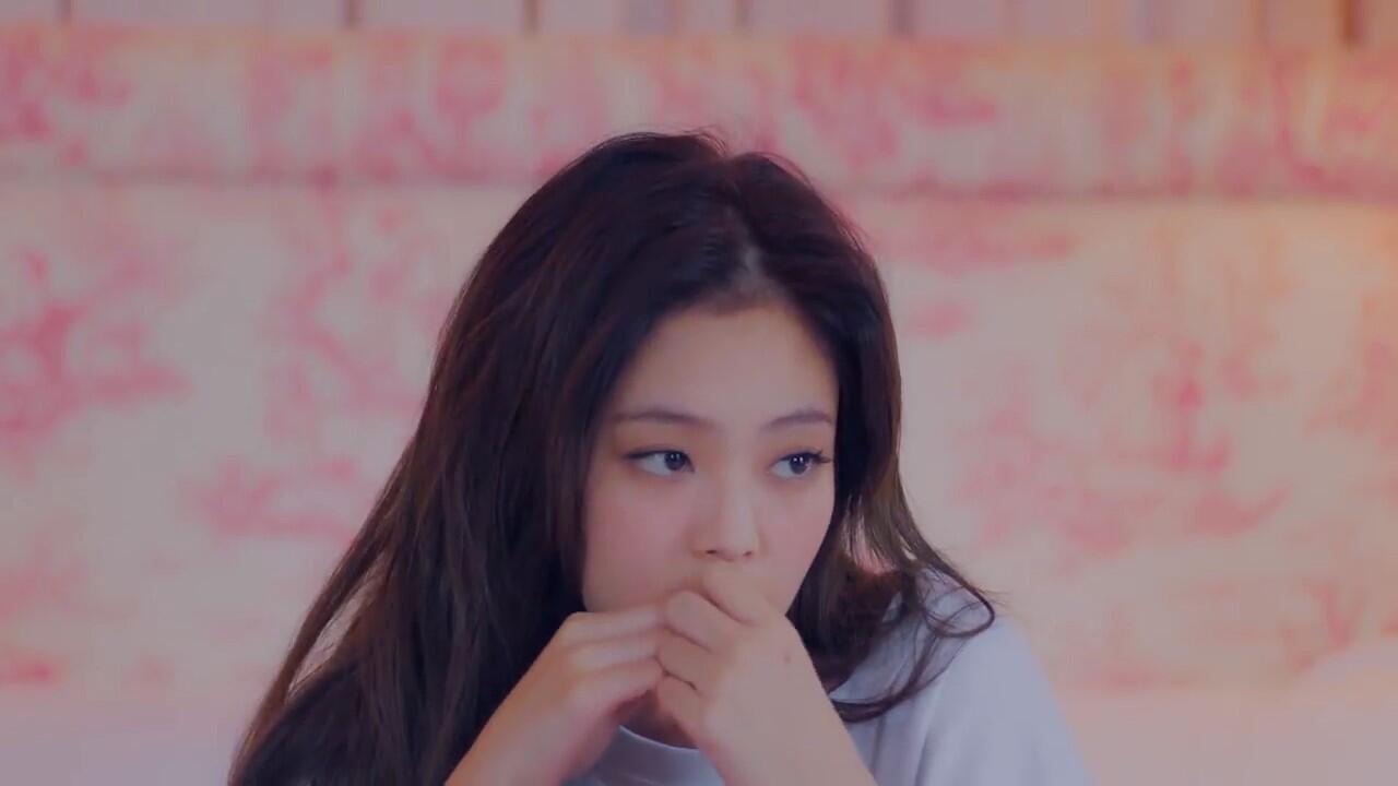 10++ Momen Dede Gemes Jennie 'BLACKPINK' di MV 'SOLO'