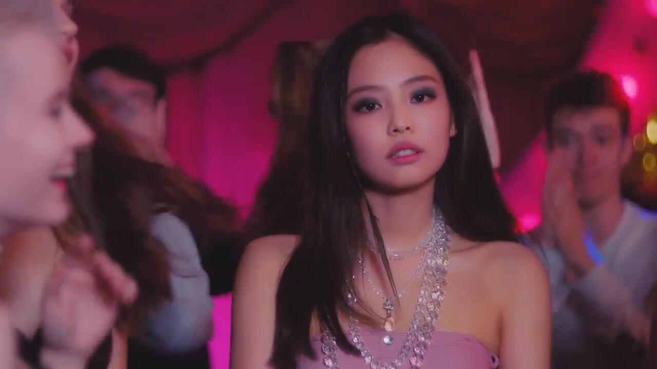 10++ Momen Dede Gemes Jennie 'BLACKPINK' di MV 'SOLO'