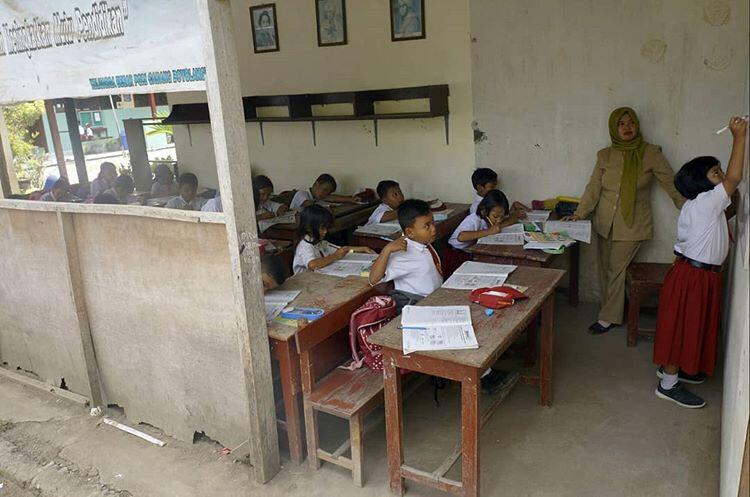 Suka Duka Bagi Mereka Yang Memiliki Presensi Pertama Di Sekolah