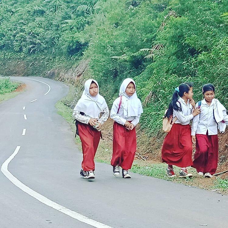 Suka Duka Bagi Mereka Yang Memiliki Presensi Pertama Di Sekolah