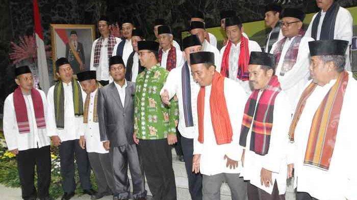 Ustaz Abdul Somad Langsung Like Video Diunggah Gubernur Anies Baswedan Ini