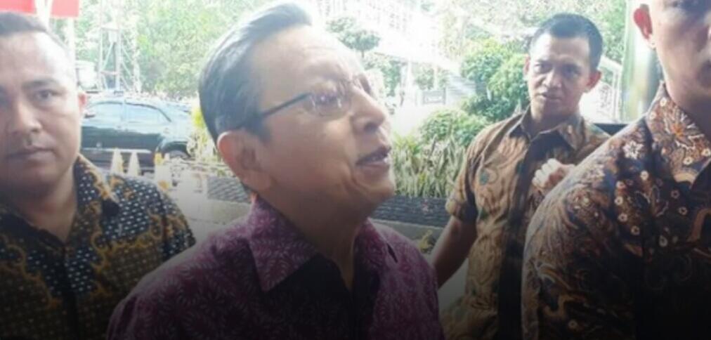 Boediono Diperiksa KPK, Belum Mau Banyak Bicara