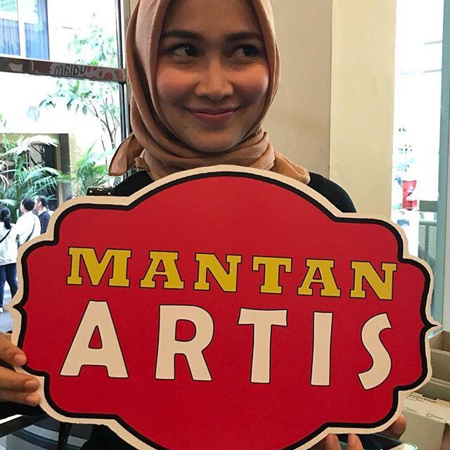 Jomblo Masuk! Sanggup Gak Lo Tahan Sama Agen Asuransi Cantik Ini Gan?
