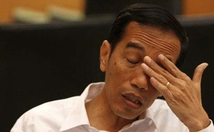 Jokowi Senggol Sandal Orang saja Salah