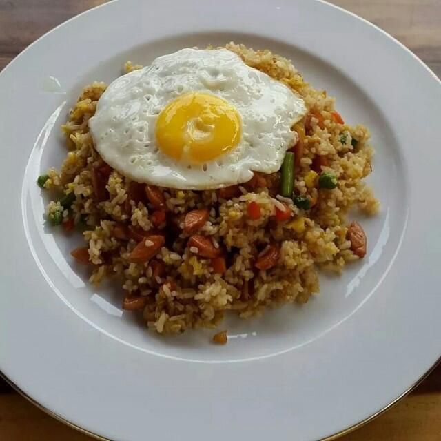 Adu Gizi dan Adu Enak Telur Ceplok VS Telur Dadar. Siapa Yang Lebih Unggul?