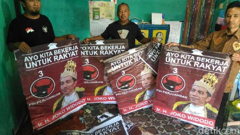 Narasi ‘Playing Victim’ PDIP di Balik Poster Raja Jokowi