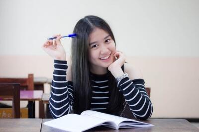 Ada Yang tau nama cewek Thailand Ini??????????????