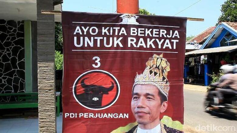 Pengurus Yayasan Protes Logo Menara Kudus di Poster Raja Jokowi