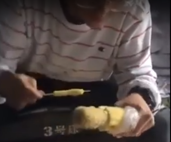 BEGINIKAH CARA EFEKTIF MEMAKAN JAGUNG ?