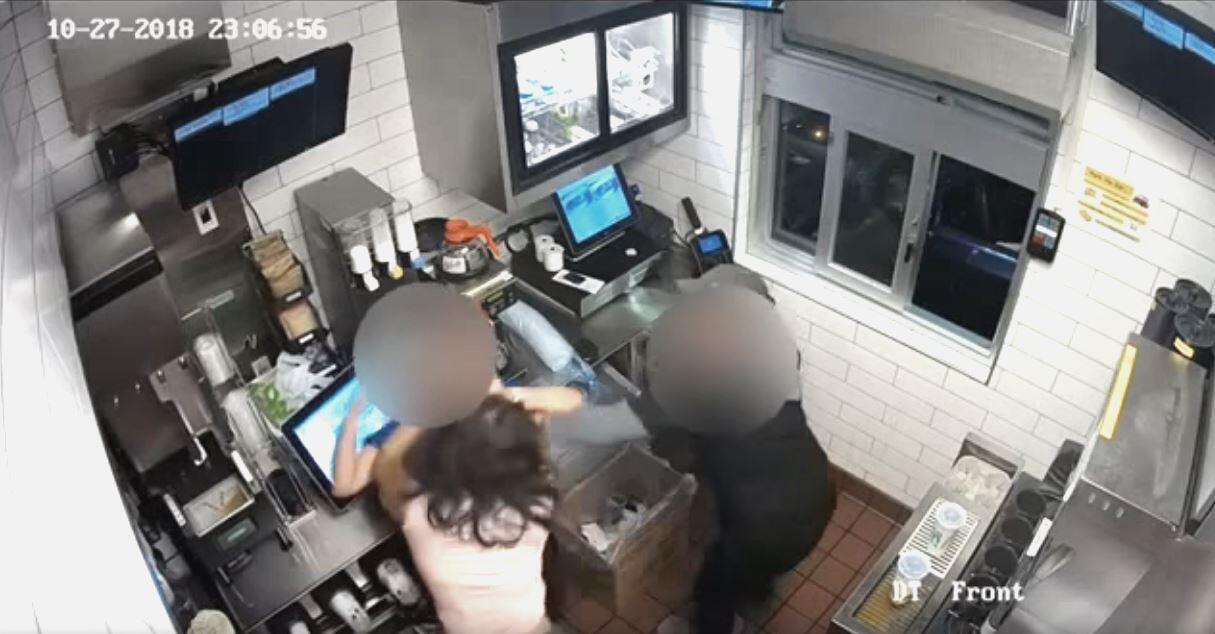 Demi Kecap, Wanita Ini Rela Melakukan Kekerasan Terhadap Manajer Restoran McDonald