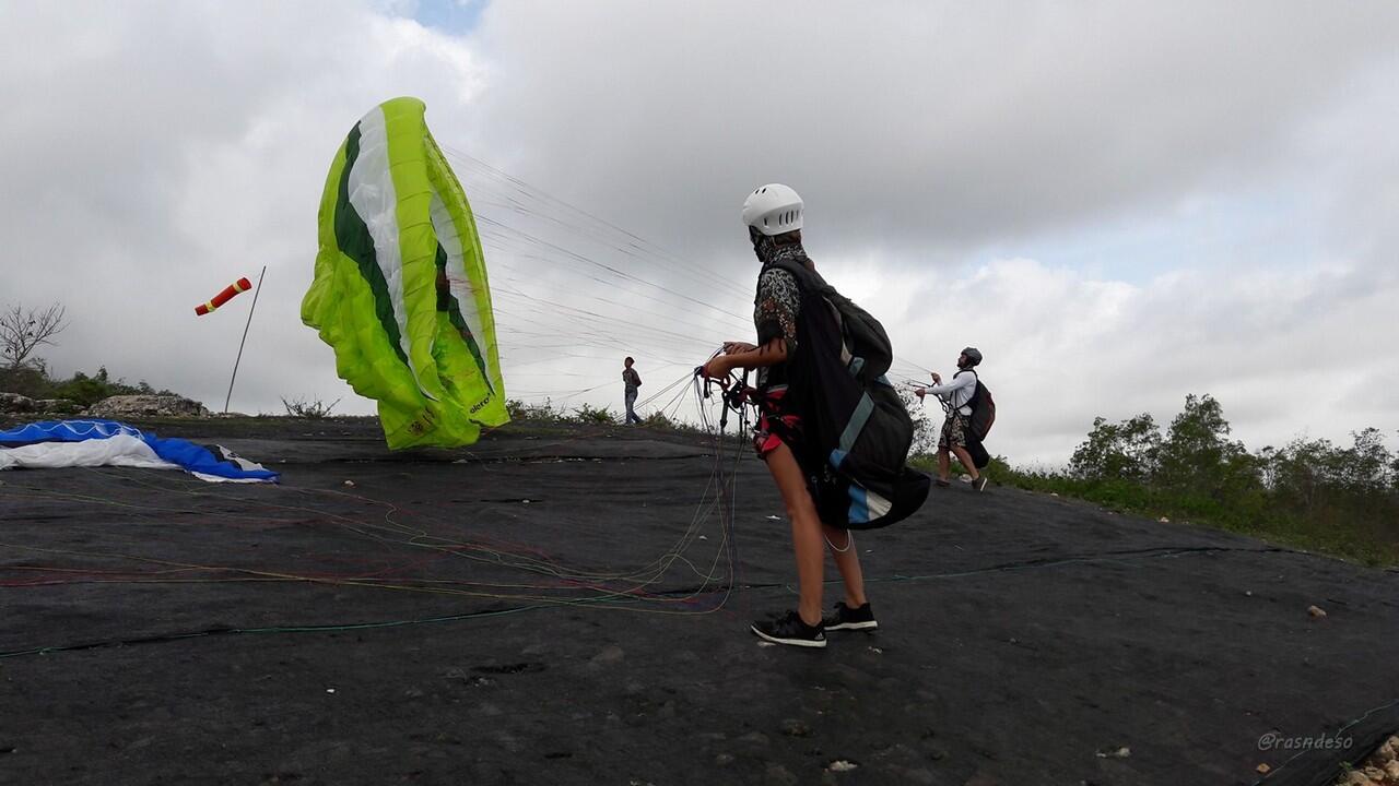 Watugupit, Tempat Latian Paralayang dengan View Laut Pantai Parangtritis