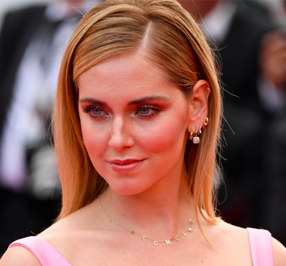 Ingin Tampil Hits di Akhir Tahun? Coba Warna Rambut Ini