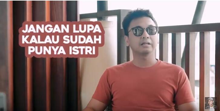 Lucu! Ini Pesan Raditya Dika ke Baim Wong, Sesama eks Presiden jomblo
