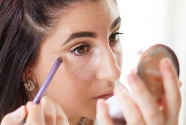 Gak Perlu Takut Menor, 5 Cara Gunakan Makeup No-makeup dengan Sempurna