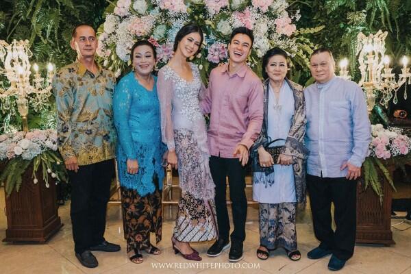 Dari Lamaran hingga Akad, Penampilan Paula Verhoeven Selalu Memesona