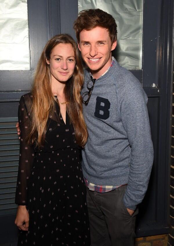 11 Potret Relationship Goals ala Eddie Redmayne & Istri, Mesra Banget