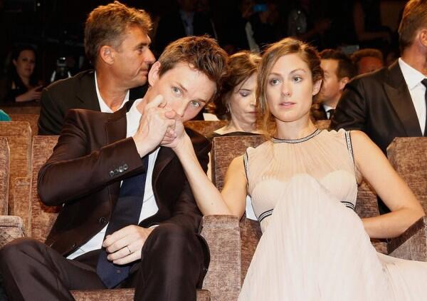 11 Potret Relationship Goals ala Eddie Redmayne & Istri, Mesra Banget