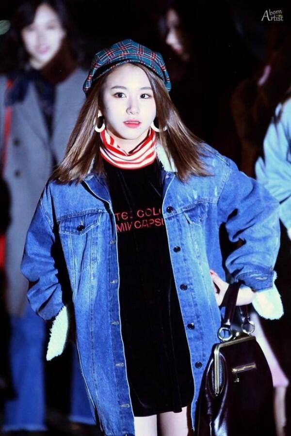 Chic Banget! 11 Outfit Chaeyong TWICE yang Simple Ini Bisa Ditiru