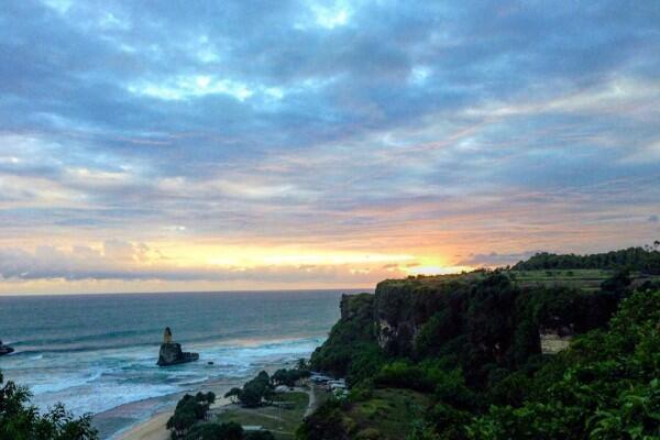 Deretan 5 Pantai Eksotis di Pacitan Ini Pasti Buatmu Jatuh Cinta