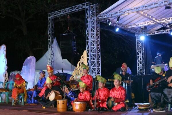 25.000 Wisatawan Ramaikan Parade Pelangi Budaya