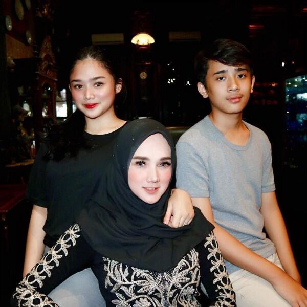 10 Foto Manis Tiarani, Putri Mulan Jameela yang Sudah Beranjak Dewasa