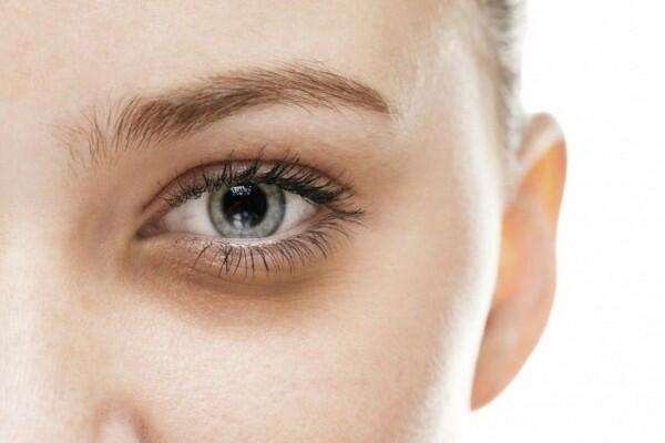 Sebelum Menyesal, 5 Alasan Kamu Harus Pakai Eye Cream dari Sekarang