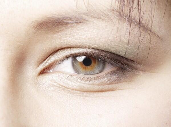 Sebelum Menyesal, 5 Alasan Kamu Harus Pakai Eye Cream dari Sekarang