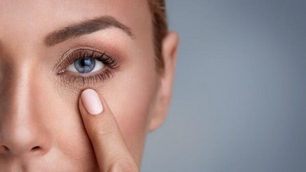 Sebelum Menyesal, 5 Alasan Kamu Harus Pakai Eye Cream dari Sekarang