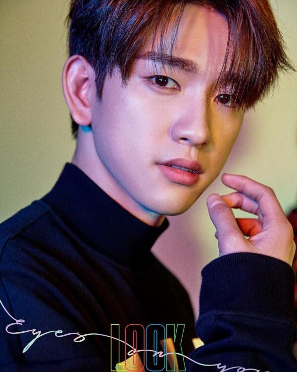10 Idola KPop Ini Dijuluki Pangeran, Wajahnya Kinclong Abis