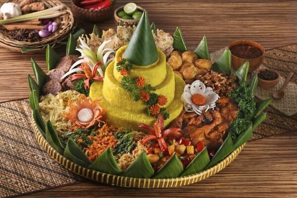 18 Arti Prosesi Sakral Pernikahan Adat Jawa yang Dijalani Paula-Baim