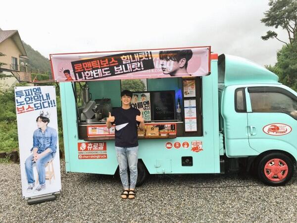Bukti Dukungan, 12 Idol KPop Ini Dapat Kiriman Truk Kopi dari Rekannya