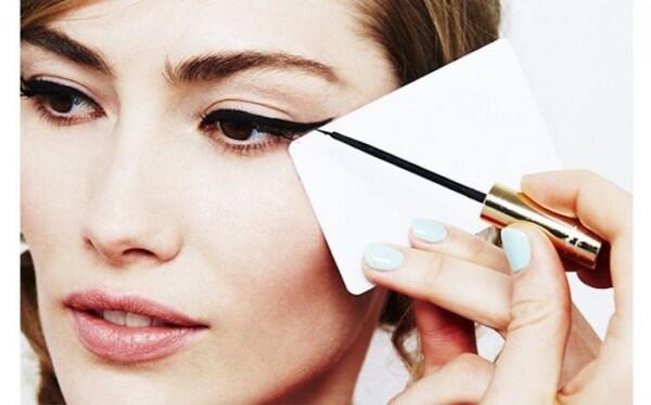 Perhatikan 5 Hal Ini Agar Eyeliner Tak Mudah Luntur!
