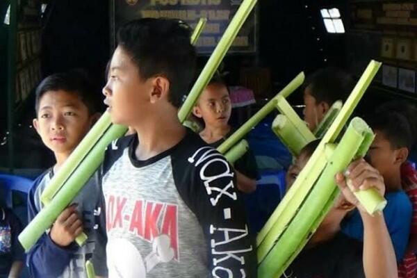 7 'Alat Perang' Buatan Generasi 90an yang Sekarang Sudah Langka