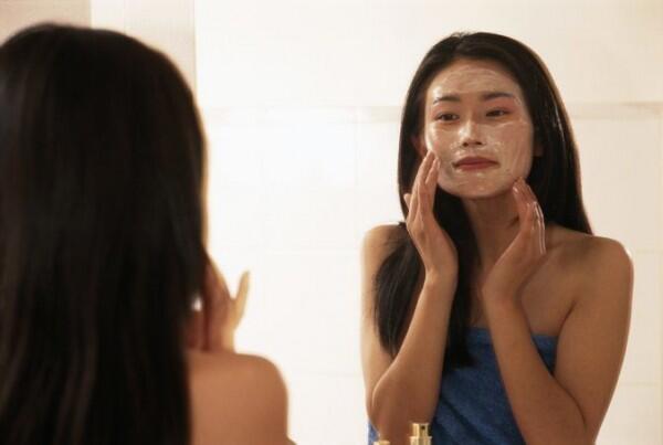 Skincare 101: Hydrating Vs Moisturizing, Apa Sih Perbedaannya?