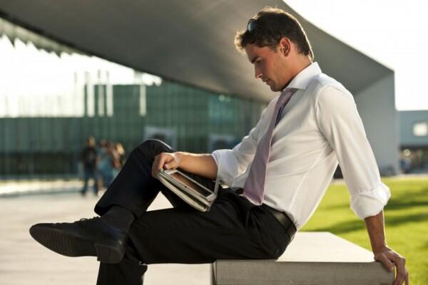 8 Fakta Soal Duduk Menyilangkan Kaki, Awas Bahaya Tekanan Darah Naik!