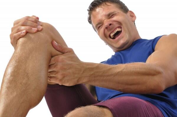 8 Fakta Soal Duduk Menyilangkan Kaki, Awas Bahaya Tekanan Darah Naik!