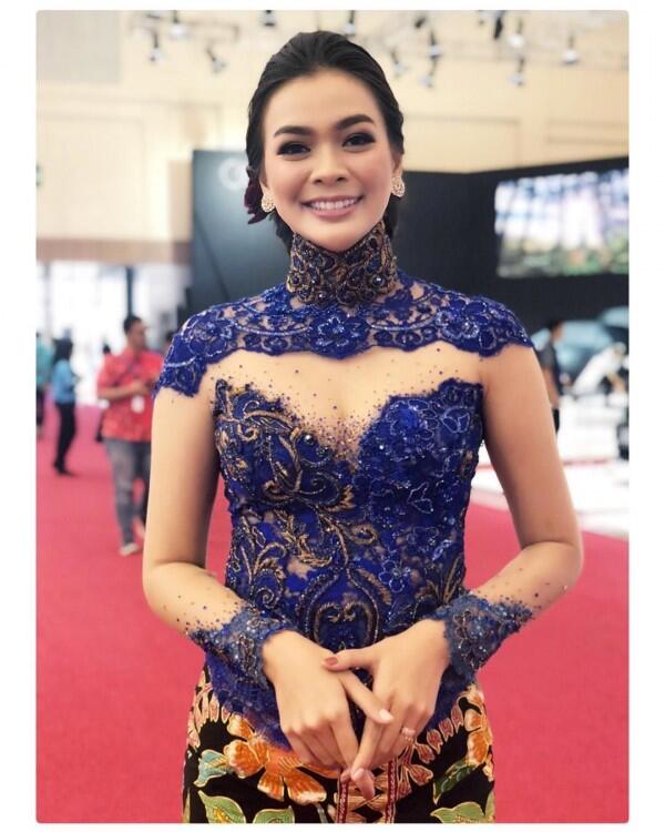 10 Ide Kebaya Kekinian untuk Kondangan yang Membuat Semua Mata Melirik