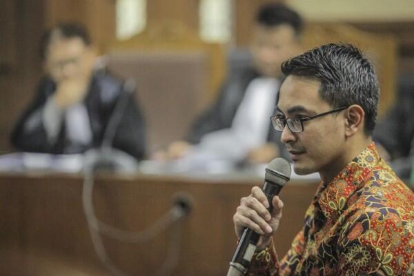Akui Terima Suap, Zumi Zola Minta Maaf Kepada Keluarga