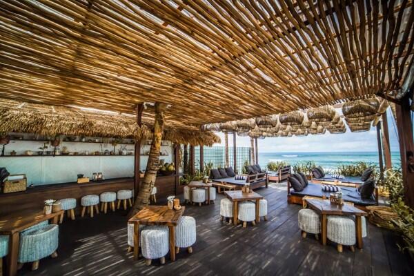 5 Tempat Makan di Bali yang Menghadap ke Laut Lepas