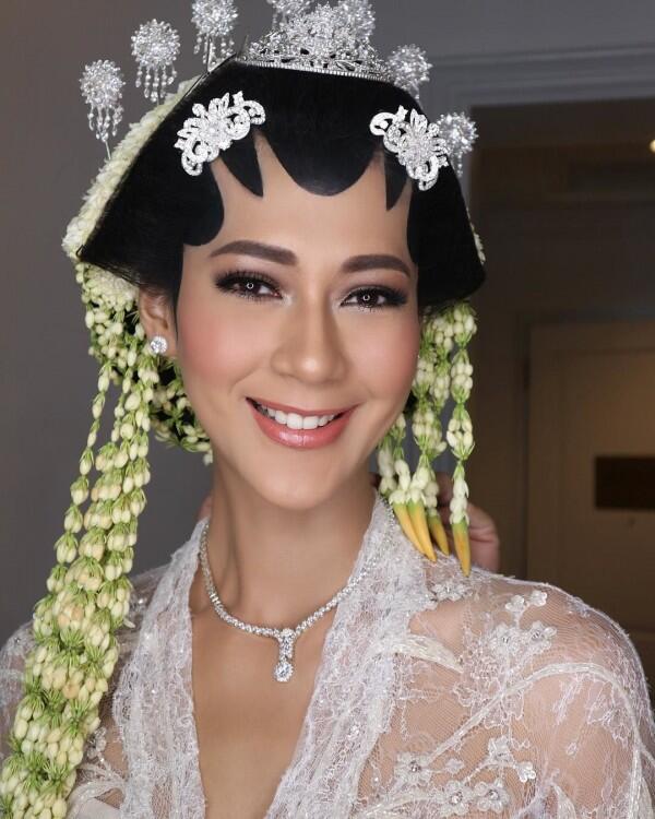 Sah! 10 Momen Haru Akad Pernikahan Baim Wong dan Paula Verhoeven
