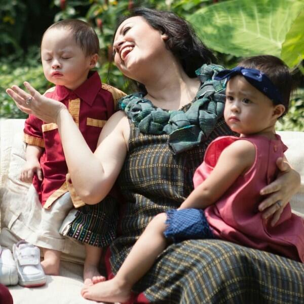 Lucunya, 10 Tingkah Anak Kembar Surya Saputra Ini Bikin Kamu Gemes!
