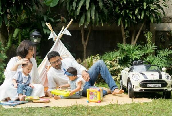 Lucunya, 10 Tingkah Anak Kembar Surya Saputra Ini Bikin Kamu Gemes!