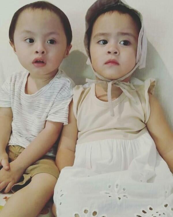 Lucunya, 10 Tingkah Anak Kembar Surya Saputra Ini Bikin Kamu Gemes!